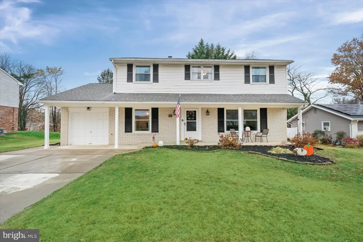 2229 Kingsridge Dr, Wilmington, DE 19810 - Image #1