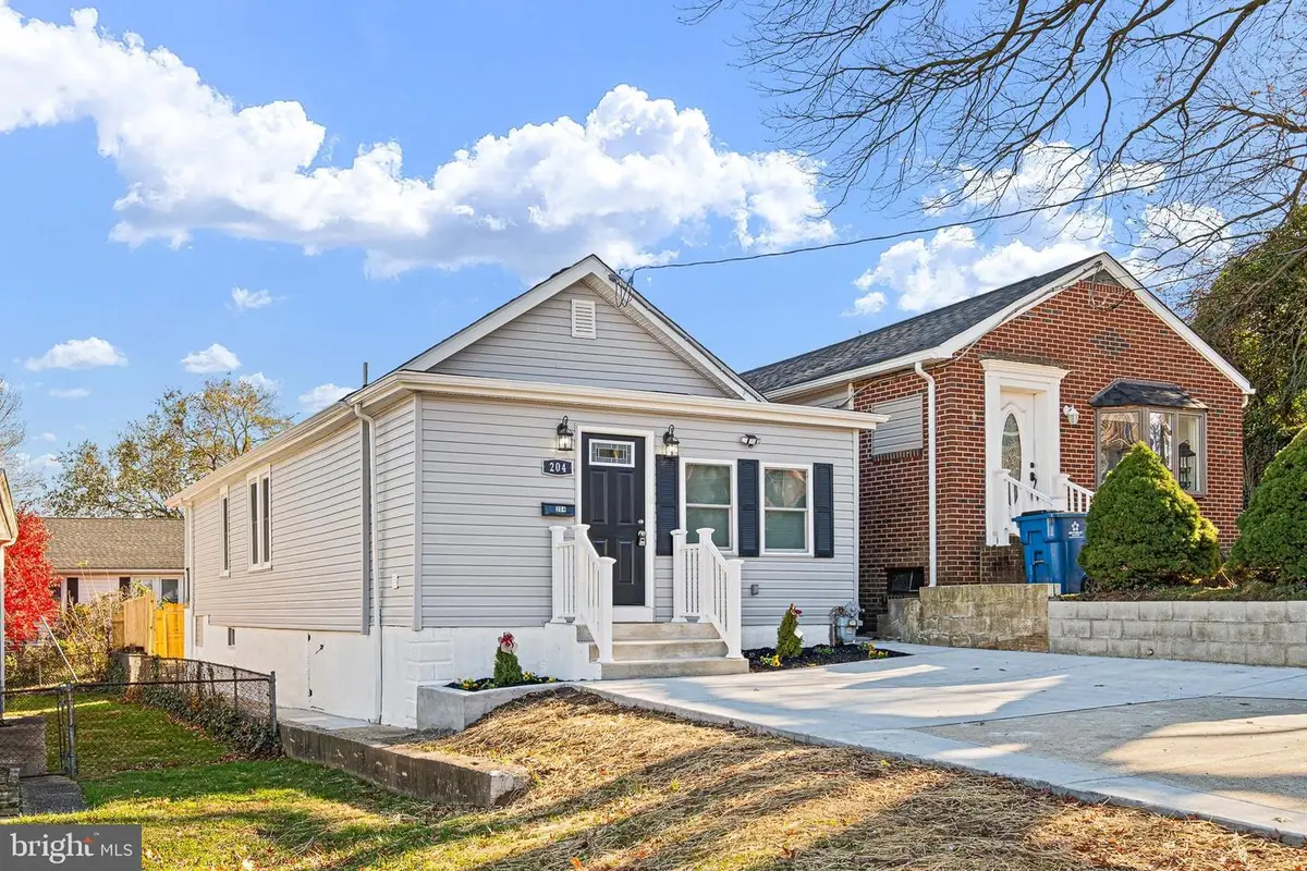 204 S Dupont Rd, Wilmington, DE 19804 - Image #1