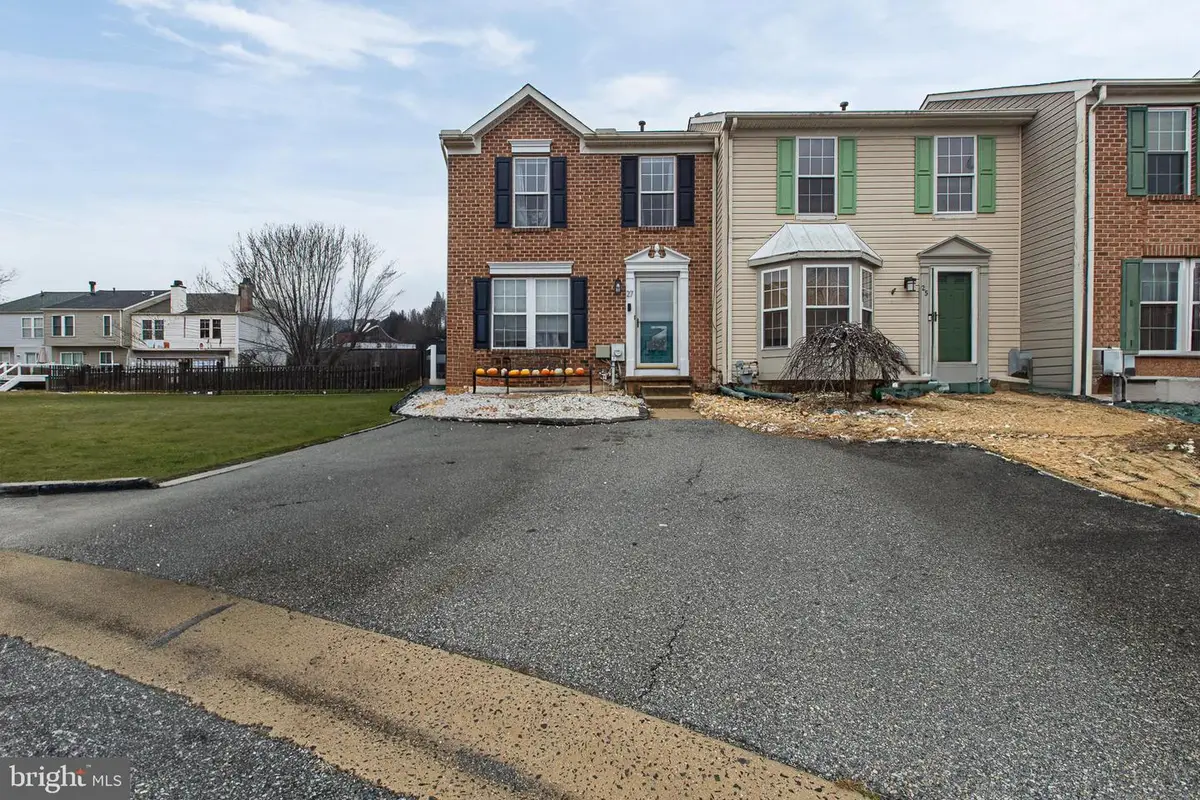 27 E Newtown Pl, Newark, DE 19702 - Image #1