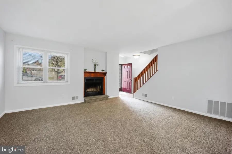 229 E Green Valley Cir, Newark, DE 19711 - Image #2