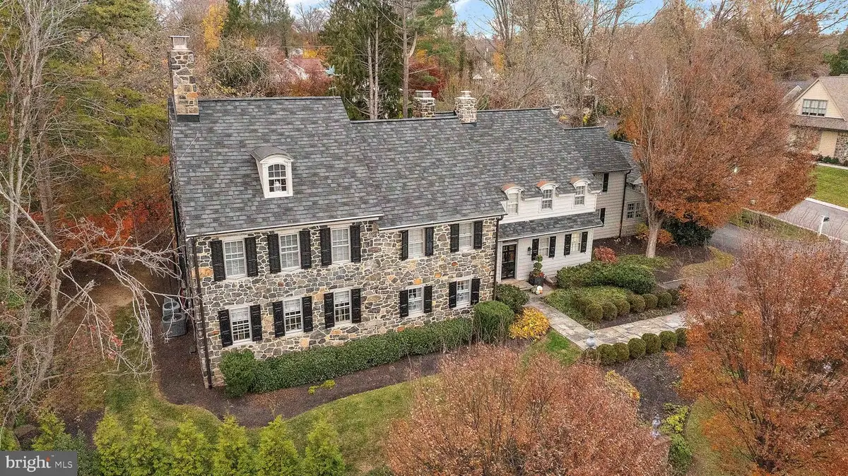 302 Stone Brook Dr, Wilmington, DE 19807 - Image #1