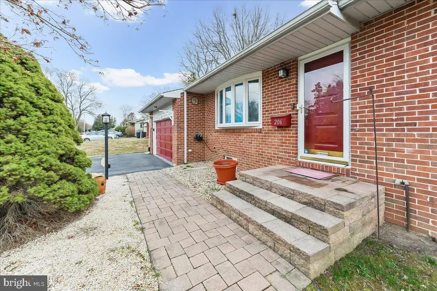 206 Werden Dr, New Castle, DE 19720 - Image #3