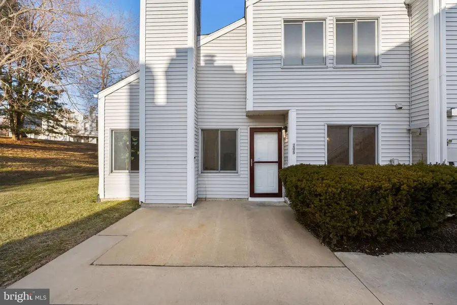 205 Michelle Ct, Newark, DE 19711 - Image #2