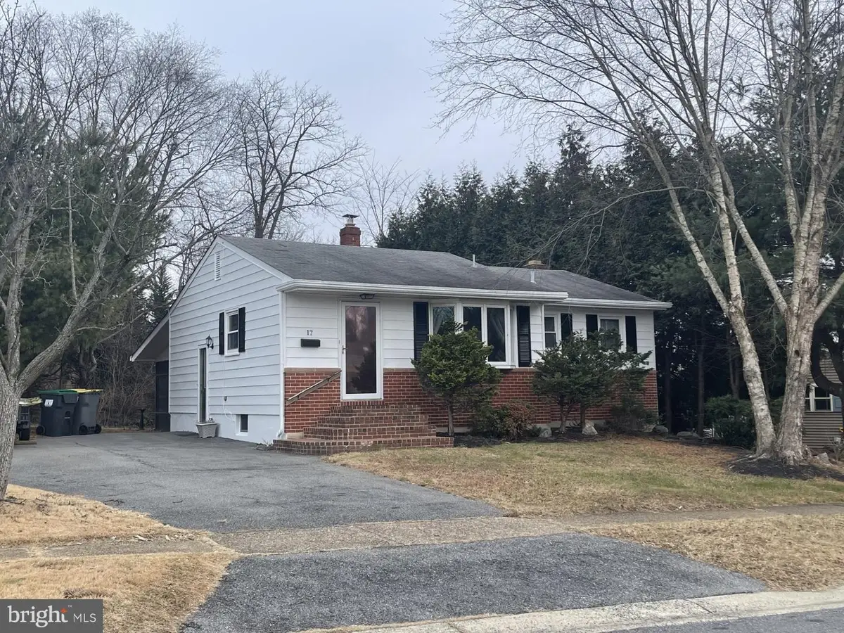 17 Phyllis Dr, Newark, DE 19711 - Image #1