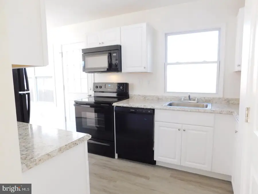 151 Rutherford Dr, Newark, DE 19711 - Image #2