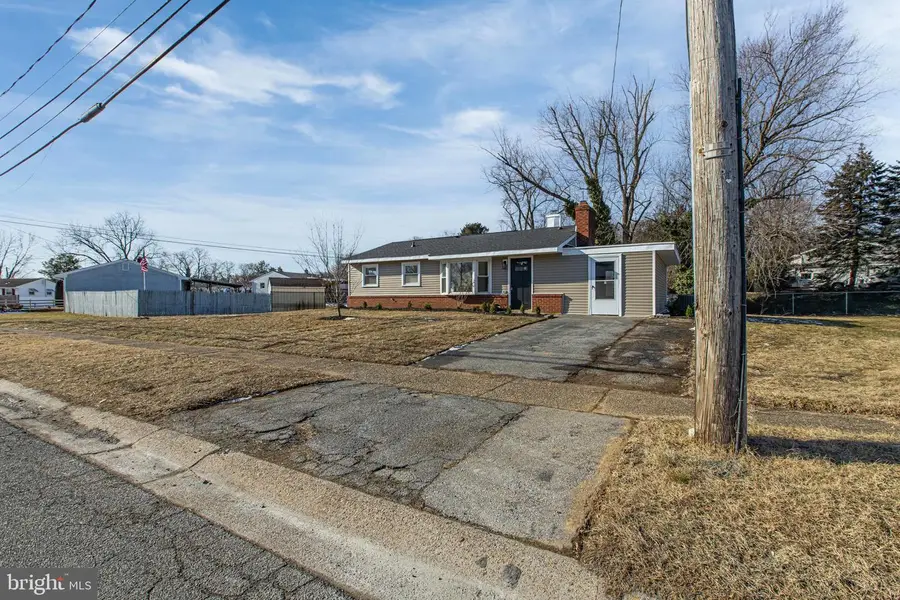 70 Prangs Ln, New Castle, DE 19720 - Image #2
