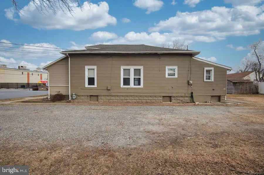 4 Forrest Ave, Wilmington, DE 19805 - Image #2