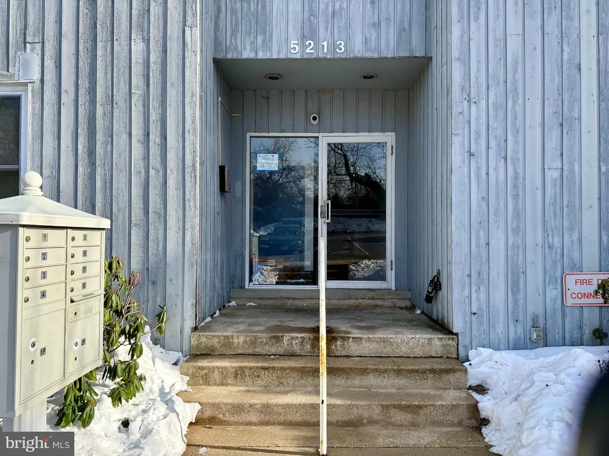 5213 Le Parc Dr #7, Wilmington, DE 19809 - Image #1