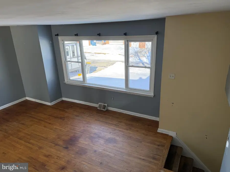 221 S Dillwyn Rd, Newark, DE 19711 - #3