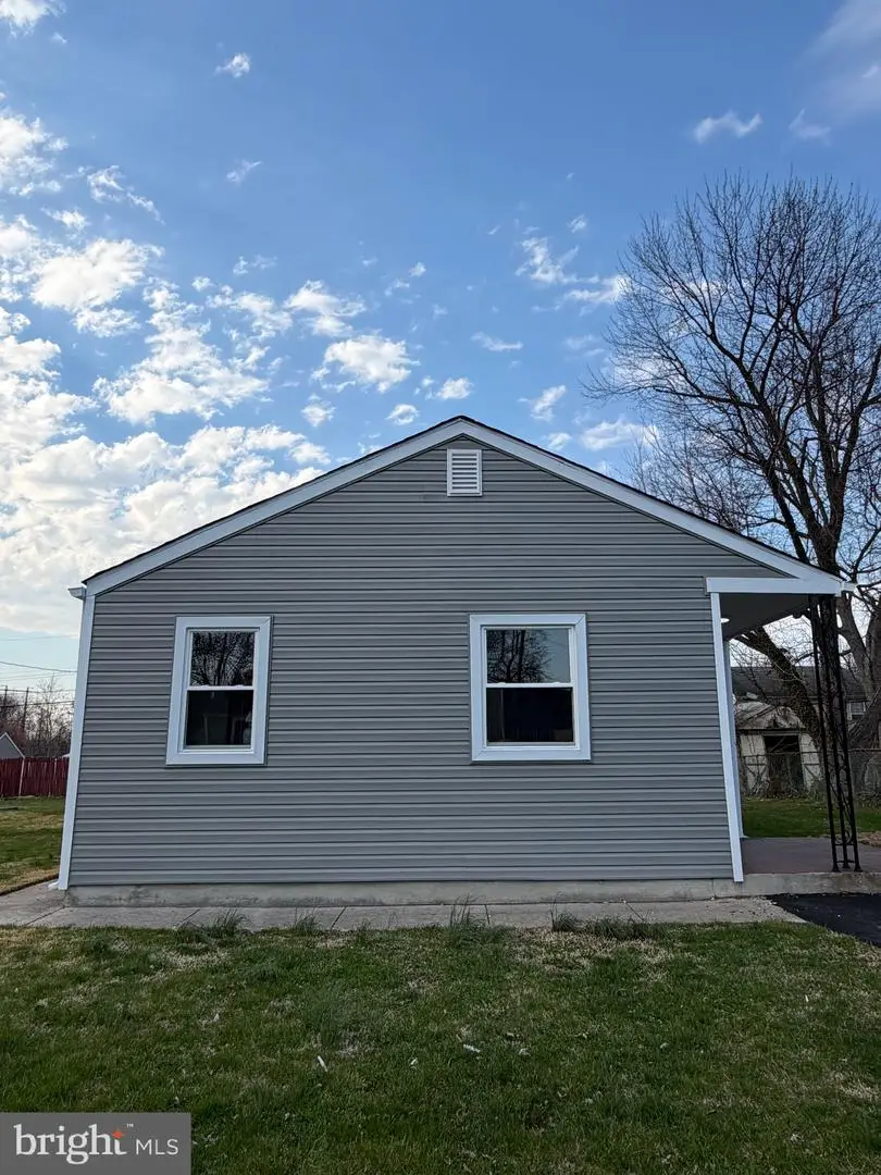 321 Bassett Ave, New Castle, DE 19720 - #2