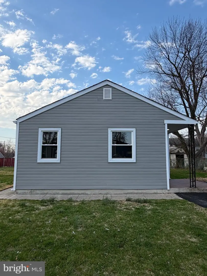 321 Bassett Ave, New Castle, DE 19720 - #3