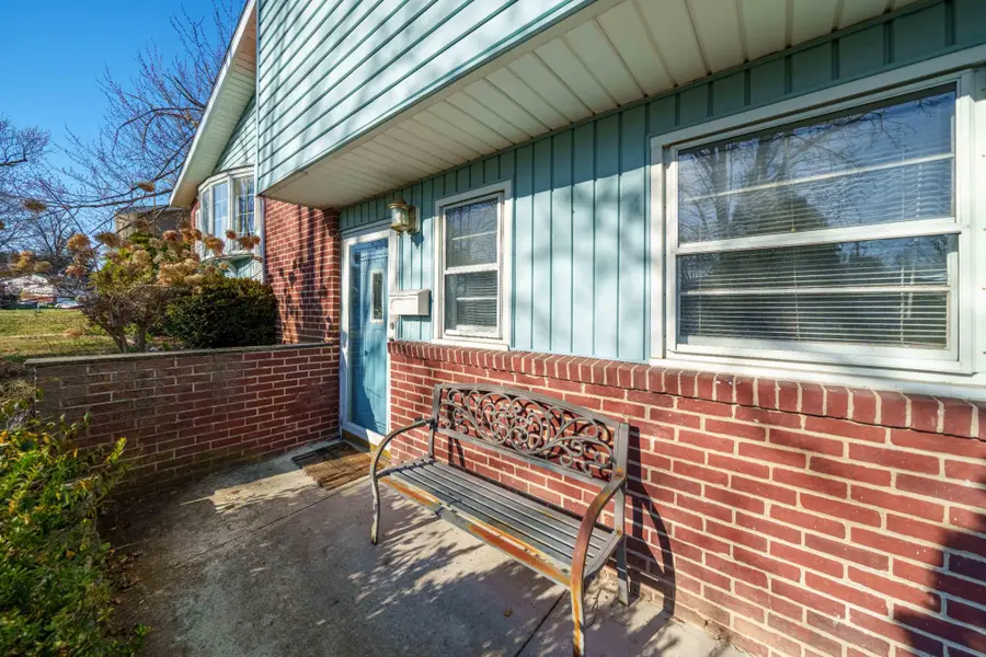 2407 Mccawber Dr, Wilmington, DE 19808 - #2
