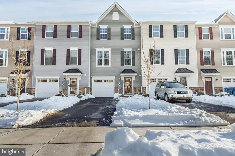 2047 Rivers Dr, Newark, DE 19702 - #2