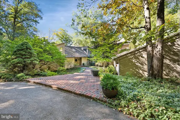 6 Carriage Rd, GREENVILLE, DE 19807