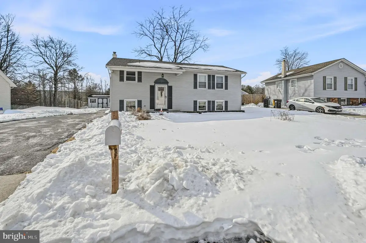 831 Broadfield Dr, Newark, DE 19713 - #1