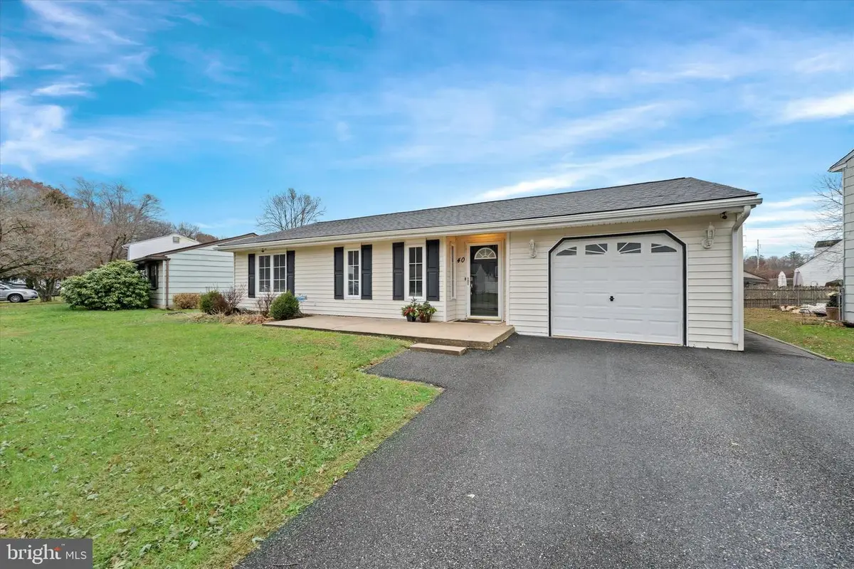 40 E Shady Dr, Newark, DE 19713 - #1