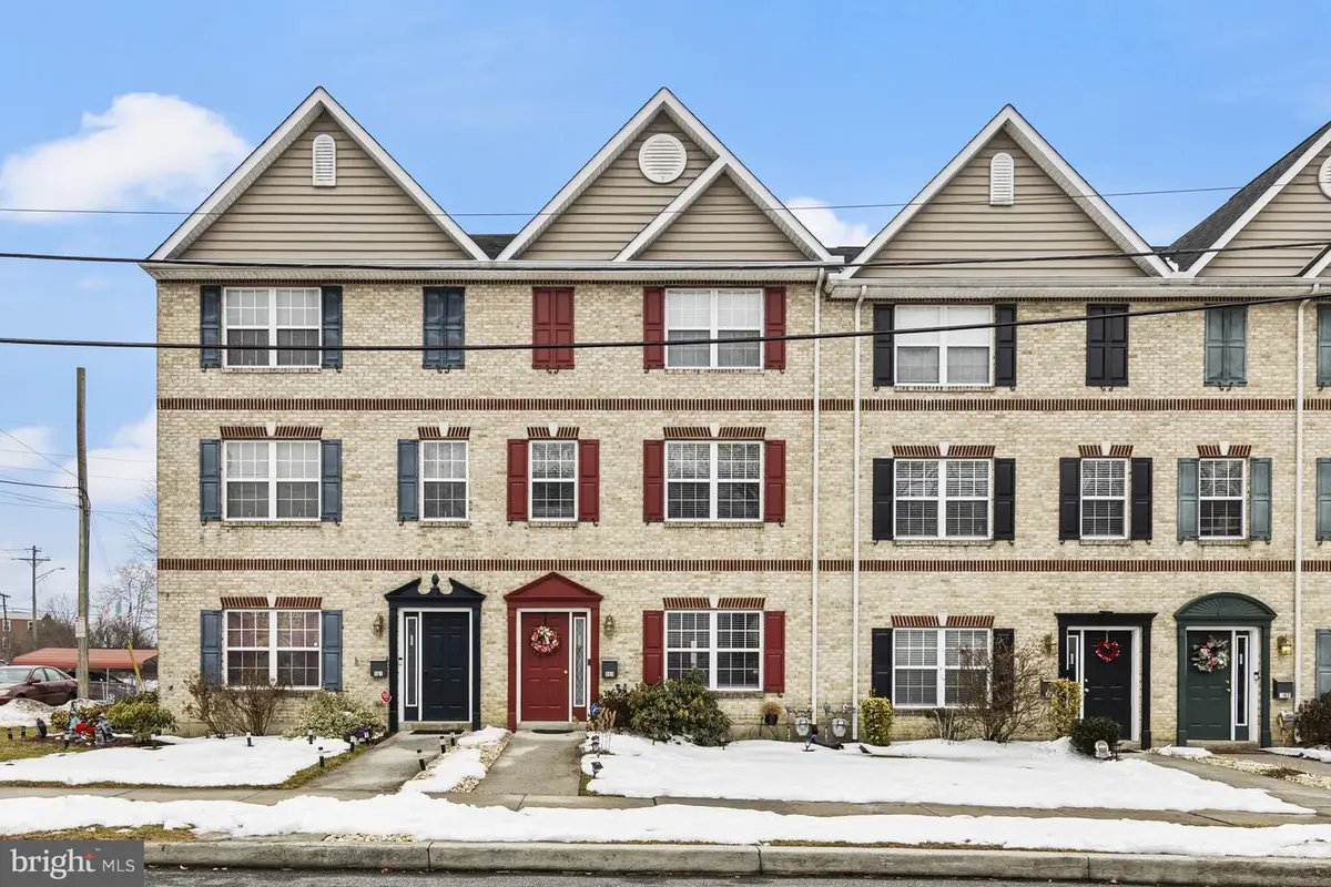 303 W 9th St, New Castle, DE 19720 - #1