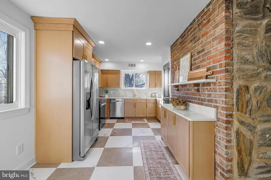 202 E 39th St, Wilmington, DE 19802 - #3