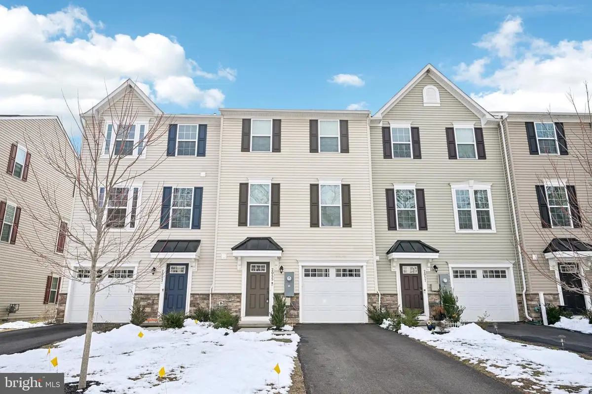 2055 Rivers Dr, Newark, DE 19702 - #1