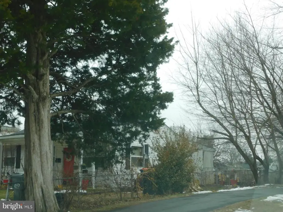 11 Castle Hill Dr, New Castle, DE 19720 - #2