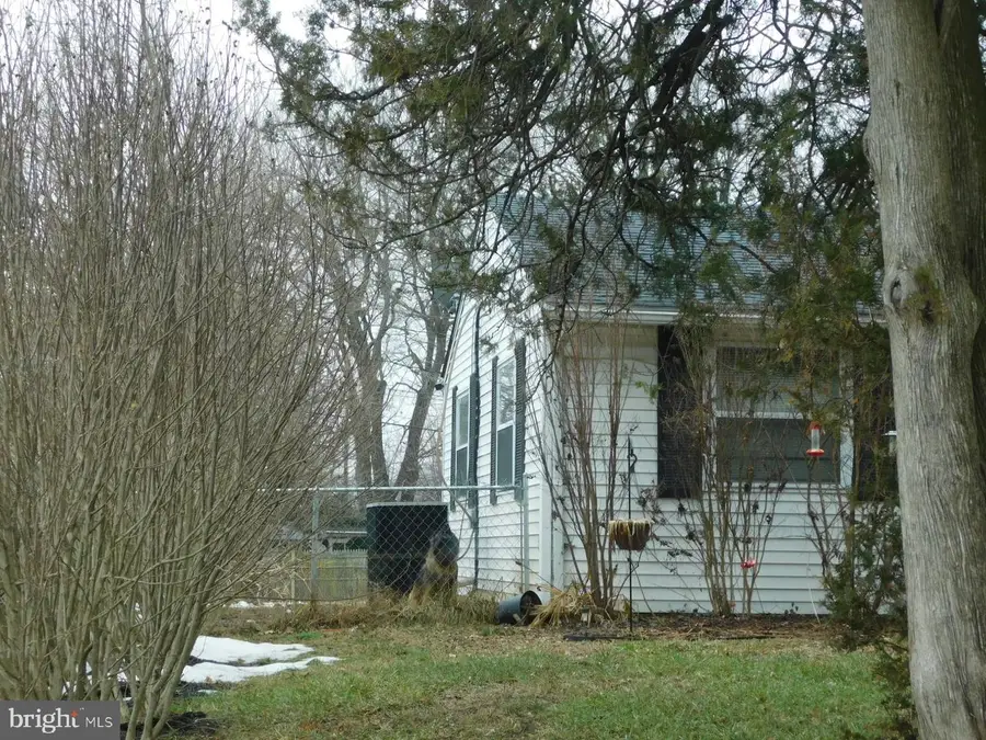 11 Castle Hill Dr, New Castle, DE 19720 - #3