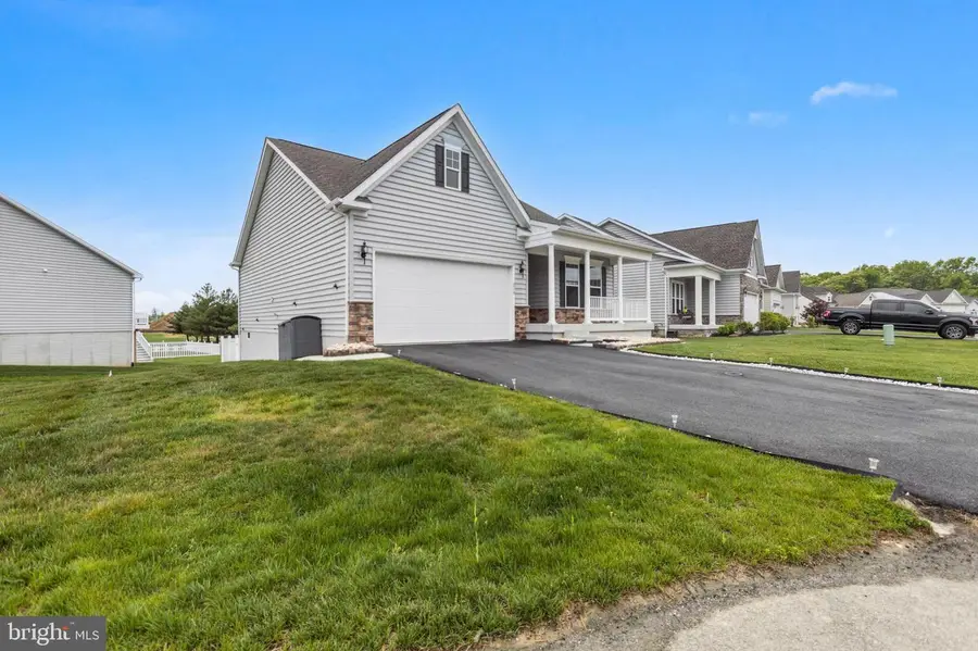 219 N Heron Cir, New Castle, DE 19720 - #2