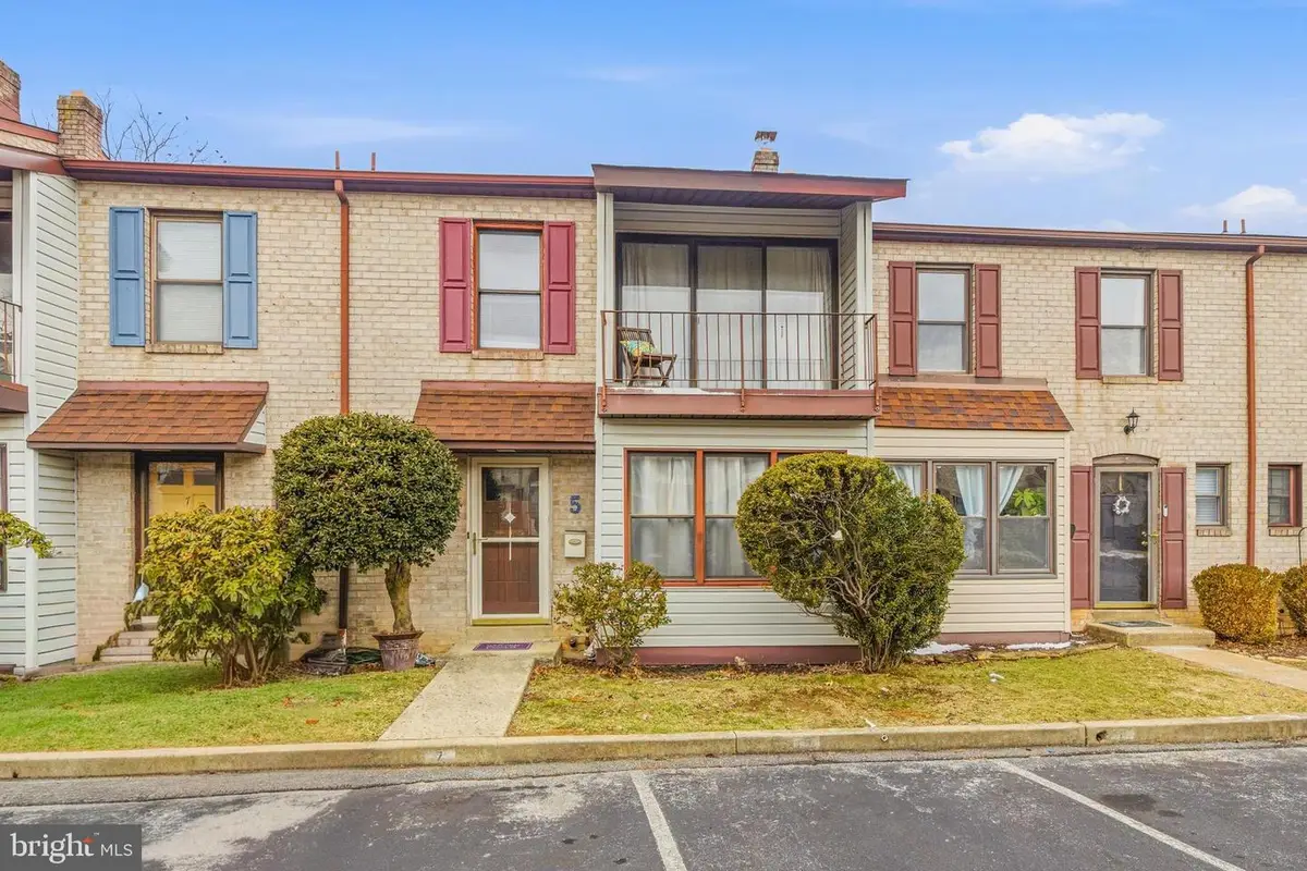 5 West Ct, Wilmington, DE 19810 - #1