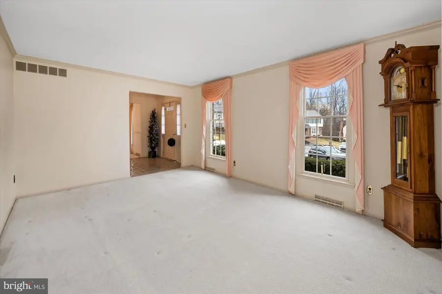 9 Stone Barn Dr, Hockessin, DE 19707 - #3