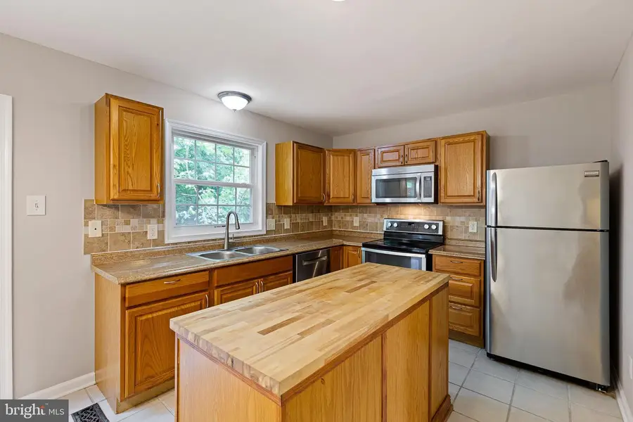 3 Alexis Dr, Newark, DE 19702 - #2
