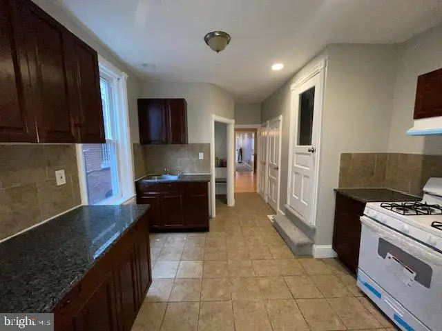 516 E 9th St, Wilmington, DE 19801 - #2