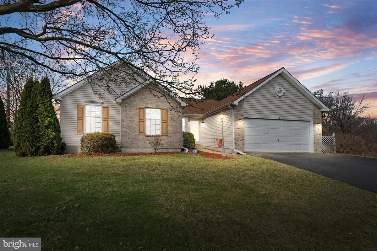 203 N Barrington Ct, Newark, DE 19702 - #1