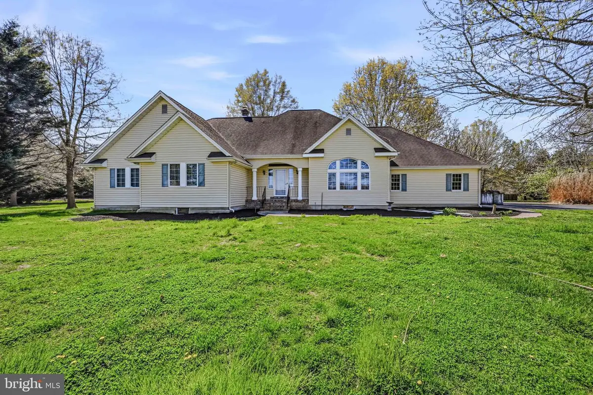 812 Taylors Bridge Rd, Townsend, DE 19734 - #1