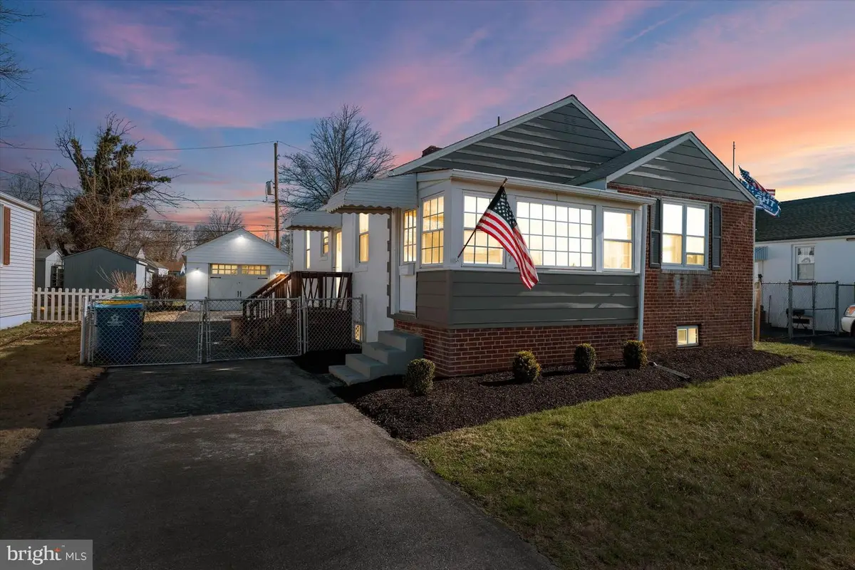 107 Lexington Dr, Claymont, DE 19703 - #1