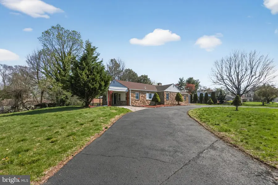 207 Rolling Green Ave, New Castle, DE 19720 - #2