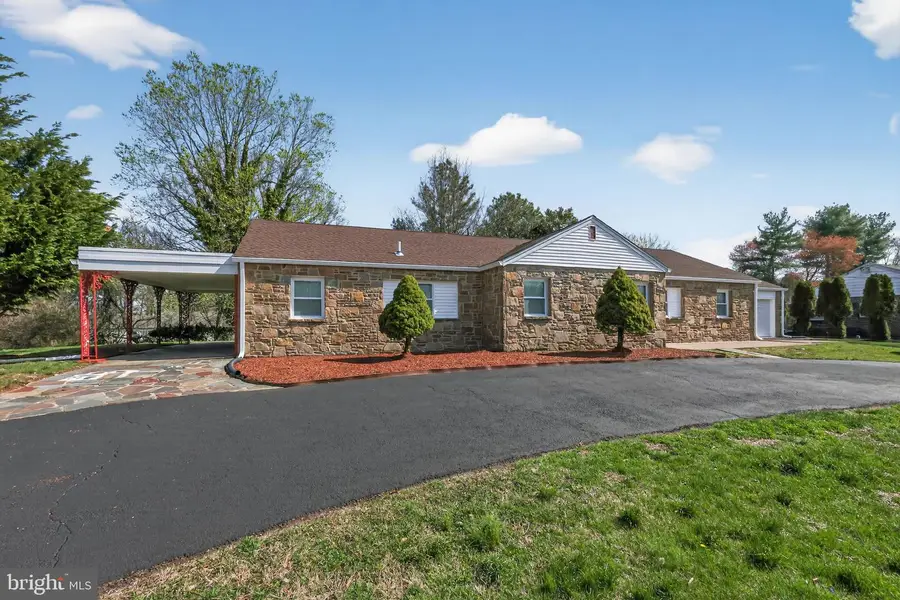 207 Rolling Green Ave, New Castle, DE 19720 - #3