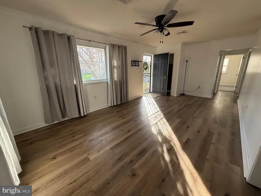 127 Dyer Ave, New Castle, DE 19720 - #3