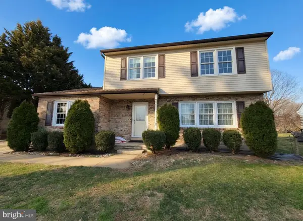 12 Laurie Ct, BEAR, DE 19701