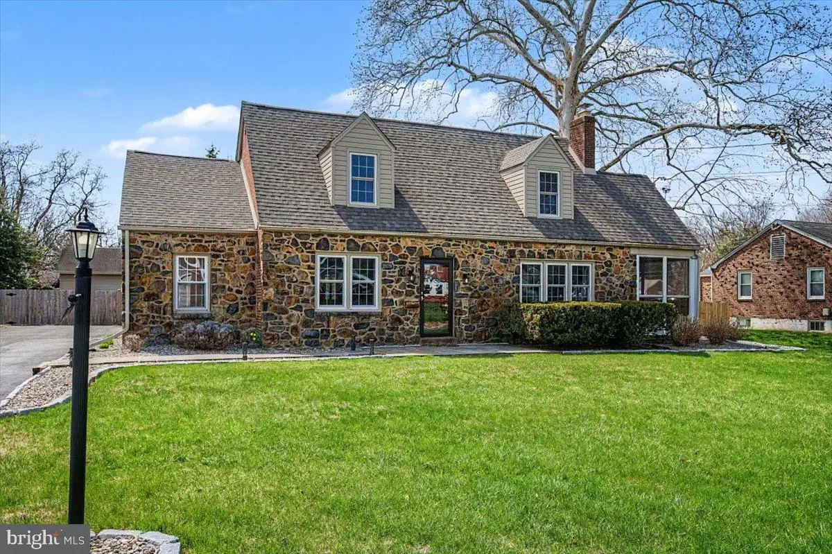 202 Llangollen Blvd, New Castle, DE 19720 - #1