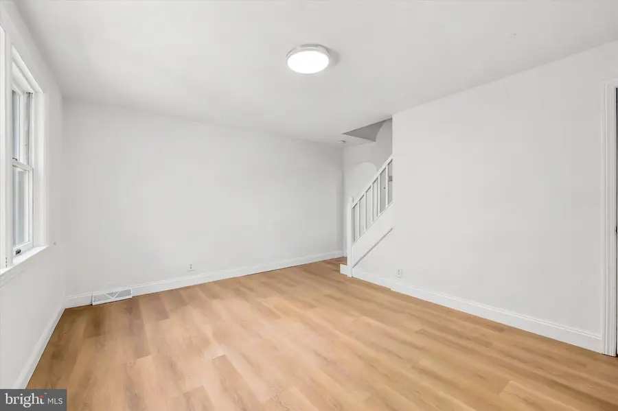 930 Dover Ave, Wilmington, DE 19805 - #2