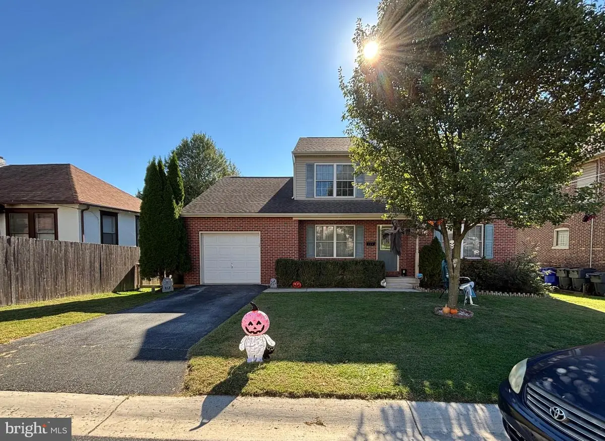 902 Grandview Ave, Wilmington, DE 19809 - #1