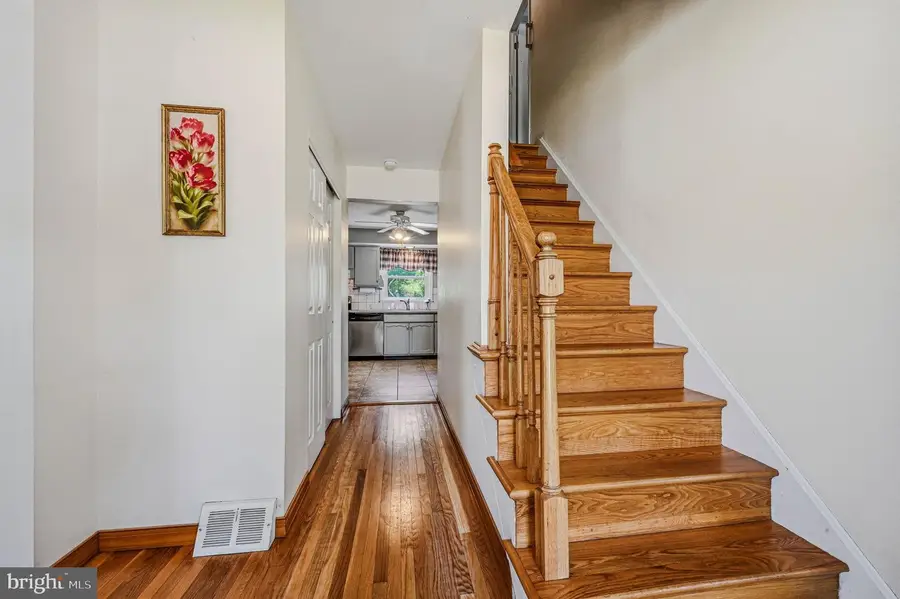 13 Chapel Hill Dr, Newark, DE 19711 - #3