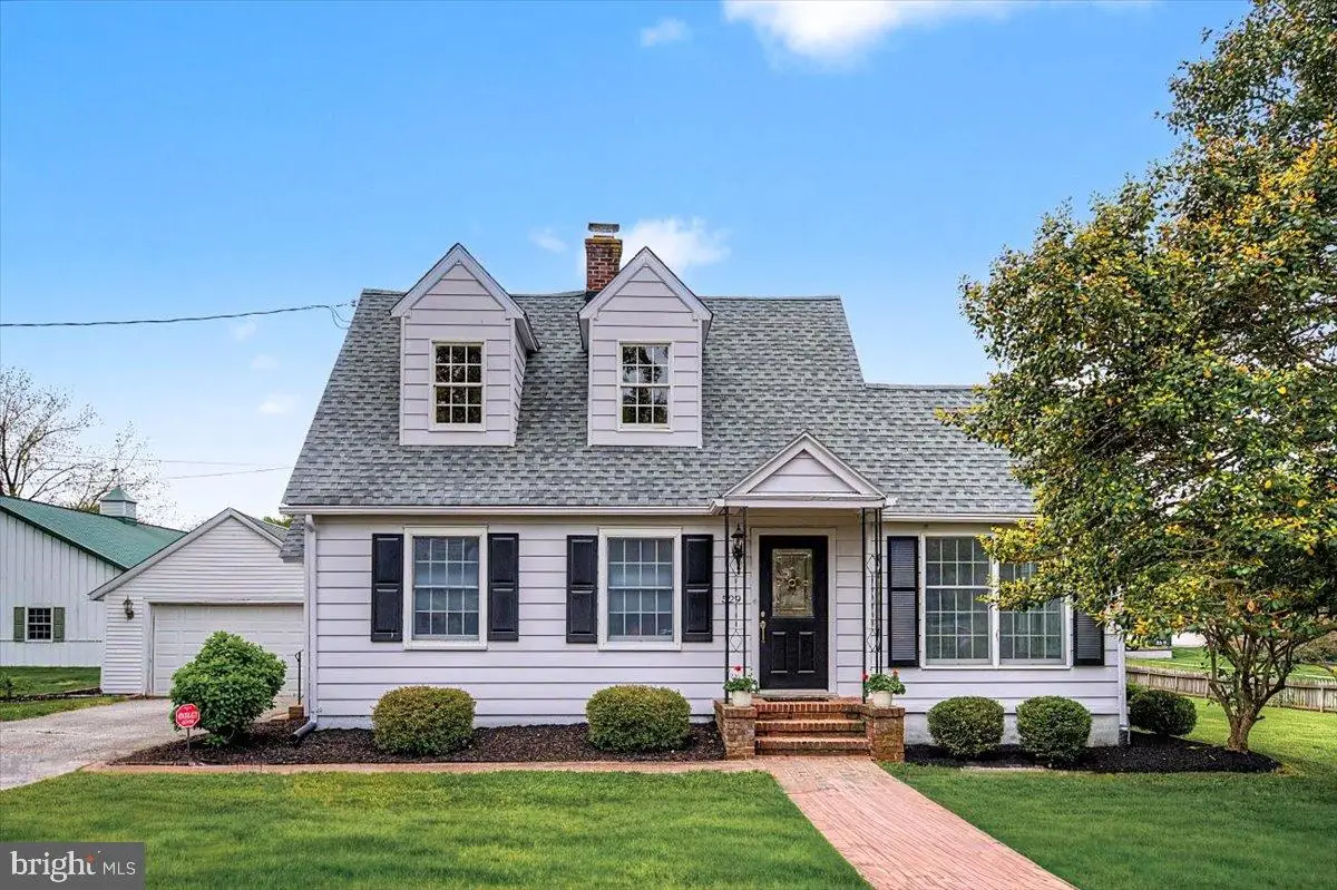 529 Clinton St, Delaware City, DE 19706 - #1