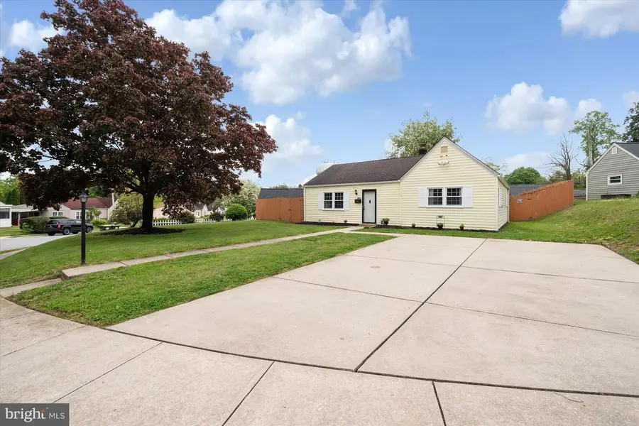 1611 W Willow Run Dr, Wilmington, DE 19805 - #2