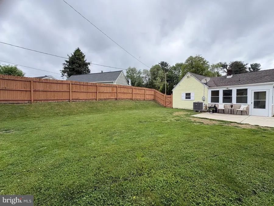 1611 W Willow Run Dr, Wilmington, DE 19805 - #3