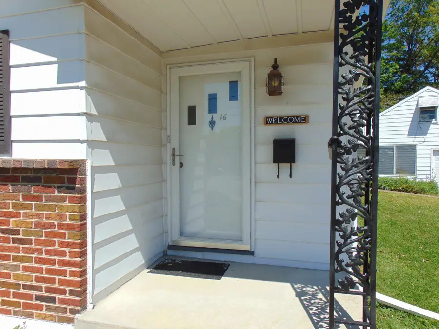 16 Varmar Dr, New Castle, DE 19720 - #3