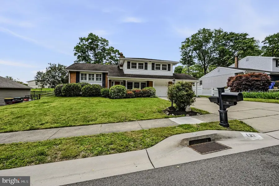 122 Chapel Hill Dr, Newark, DE 19711 - #2