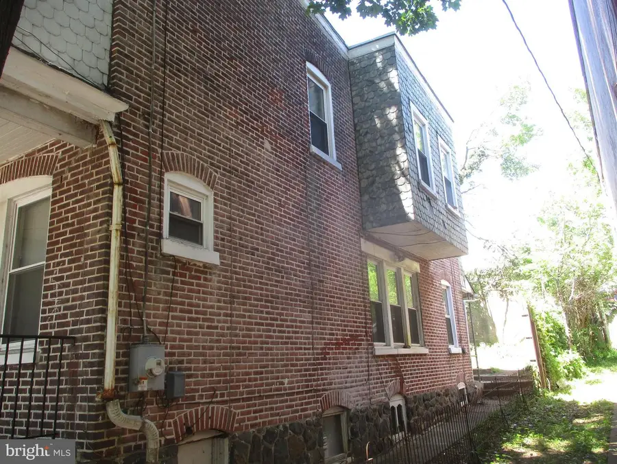 1333 W 5th St, Wilmington, DE 19805 - #2