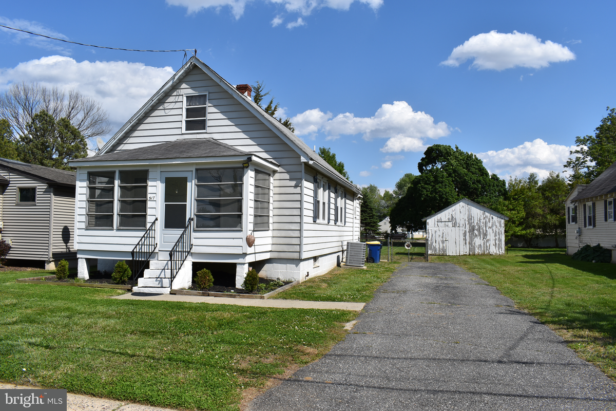 517 Clinton St, Delaware City, DE 19706 - #1