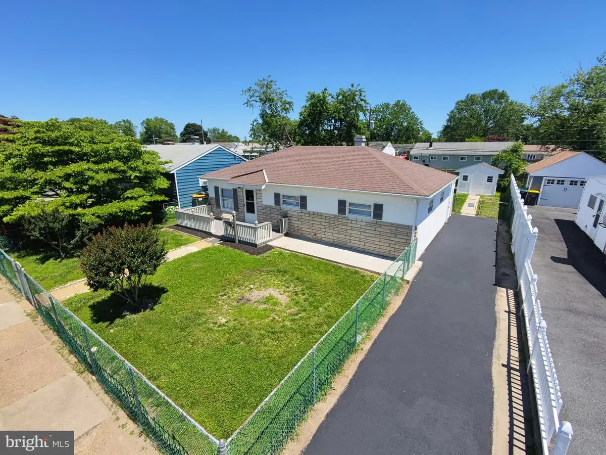 147 Halcyon Dr, New Castle, DE 19720 - #1