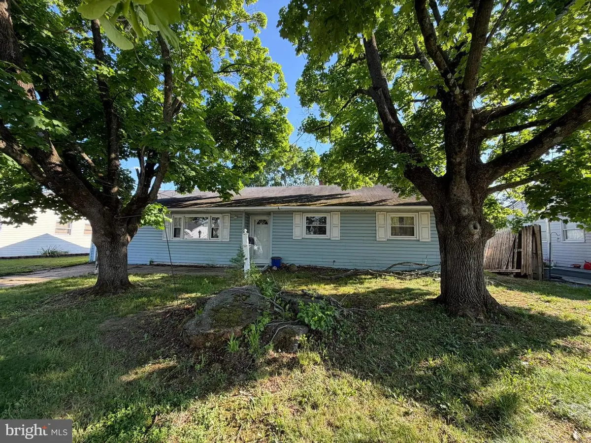 713 Donald Dr, Newark, DE 19713 - #1